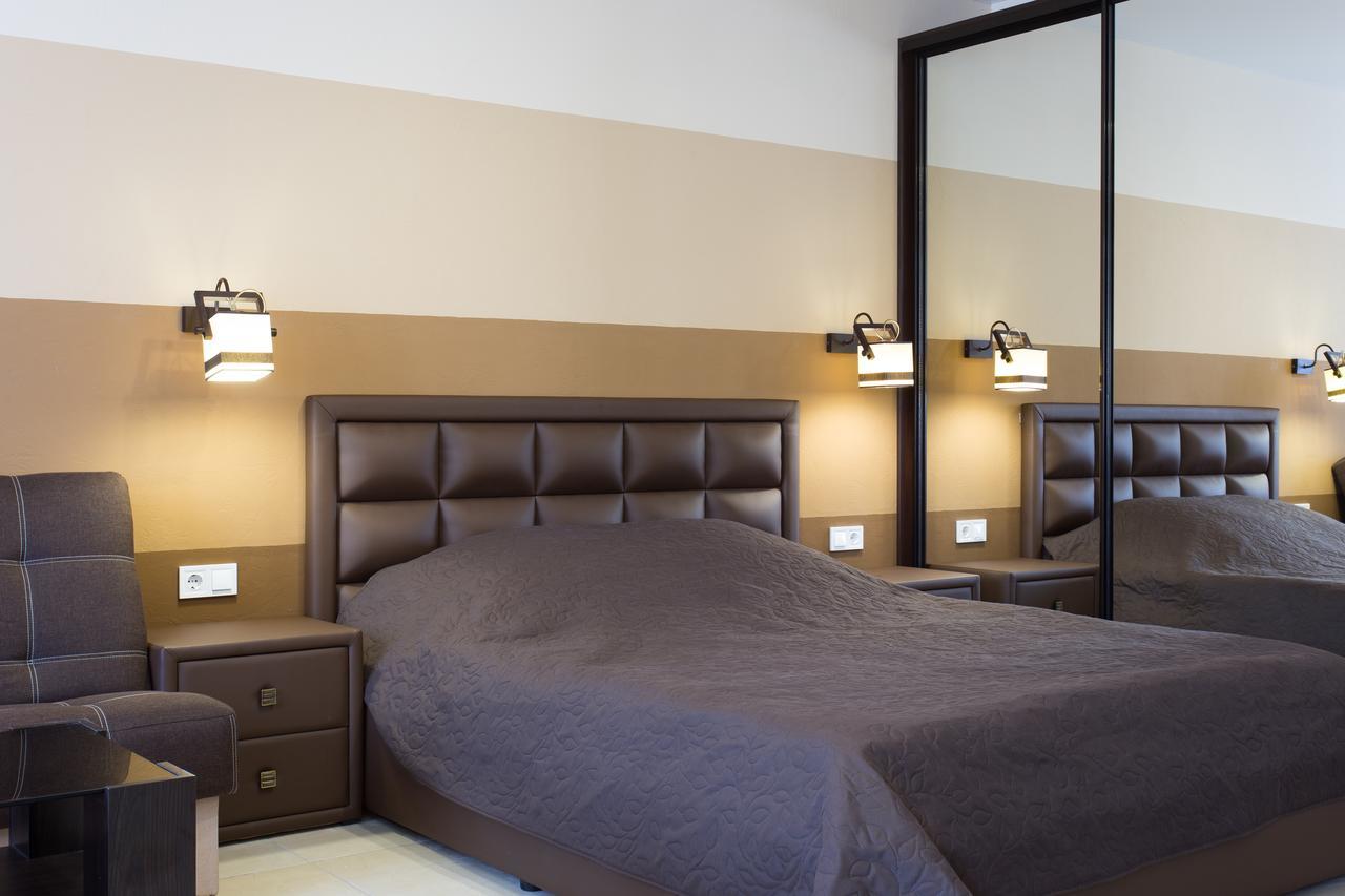 Luxury On Nauki Avenue *