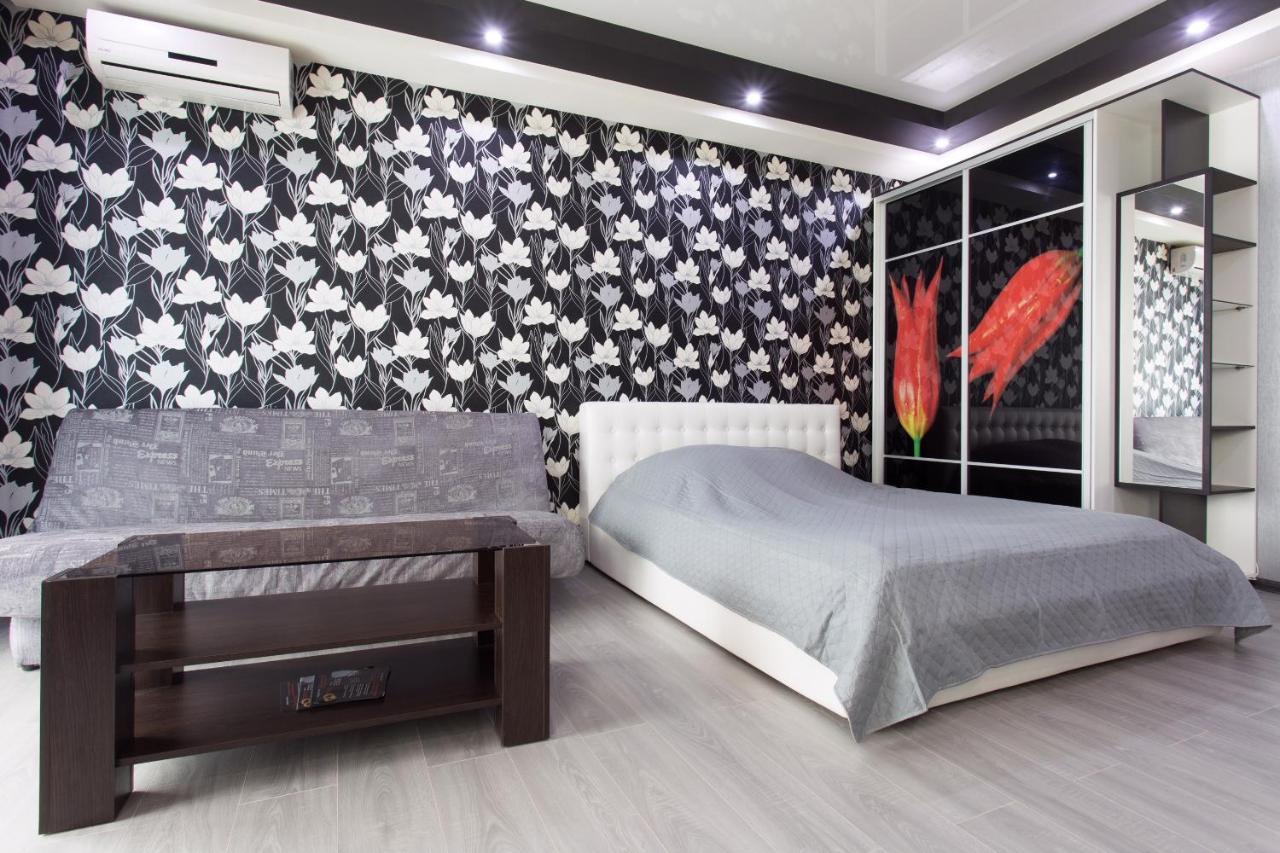 Luxury On Nauki Avenue *